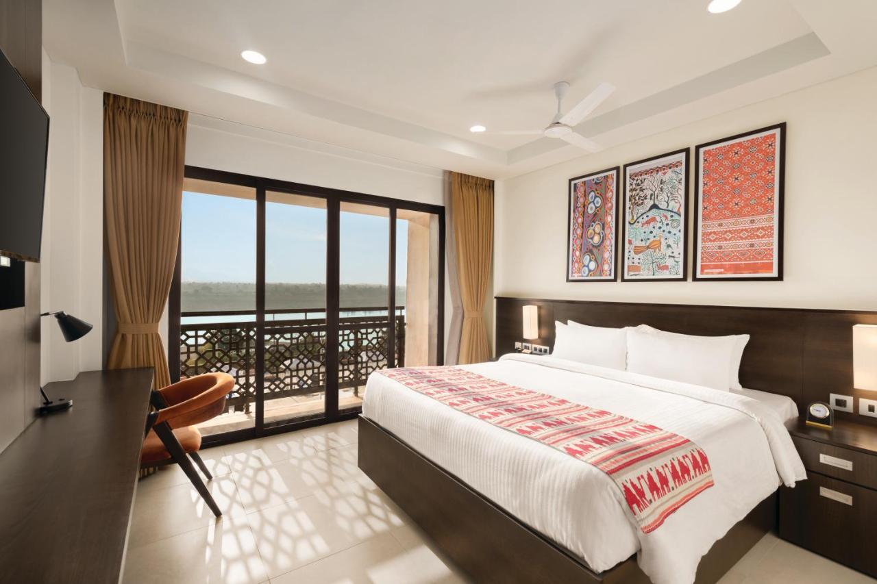 Ramada Encore By Wyndham Statue Of Unity Kevadia Eksteriør billede